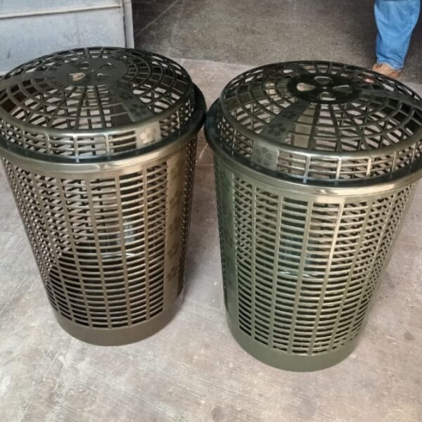 Laundry basket foge colour round