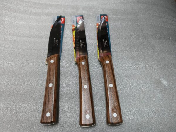 Chefs knife (long brown handle)